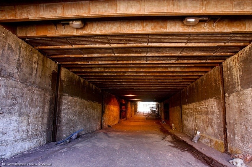 Wrocław: Remontują tunel pod pl. Dominikańskim (ZDJĘCIA)