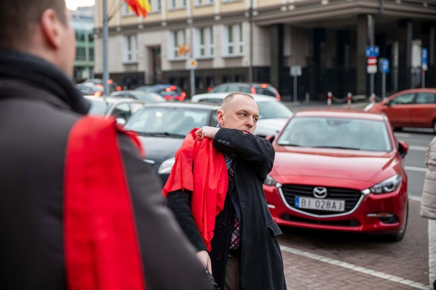 Publiczny Różaniec o odnowę moralną narodu polskiego. Protest Krucjaty Młodych przeciwko festiwalowi Underground/Independent (zdjęcia) 