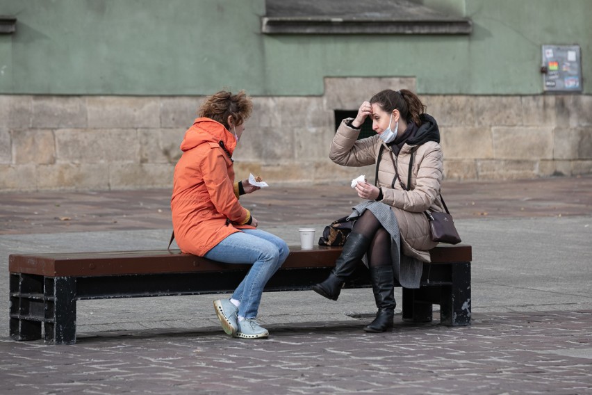 Kraków. Branża gastro upada. Czy pomogą apele, prośby o zamawianie, wierszyki, bonusy?