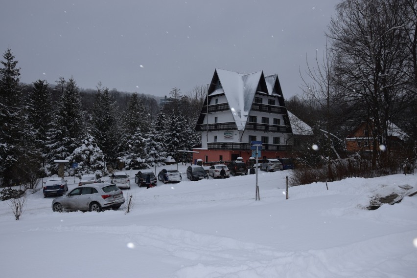 Zima w Górach Opawskich. Hotele przyjęły pierwszych turystów, ale jest ich mniej, niż można się było spodziewać