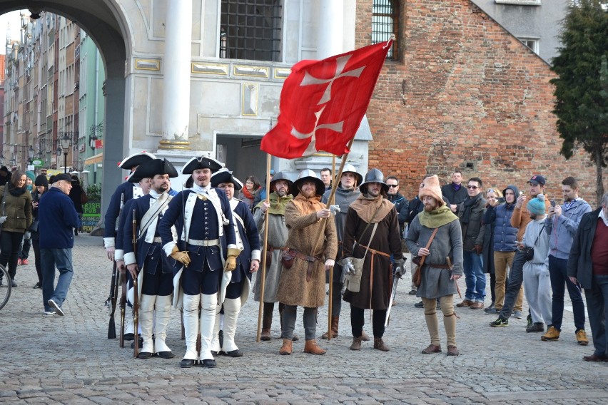 Spotkanie z historią u stóp gdańskiej Wieży Więziennej [ZDJĘCIA]