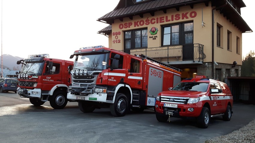 Strażacy ochotnicy z OSP w Kościelisku jeżdżą m.in. srednim...