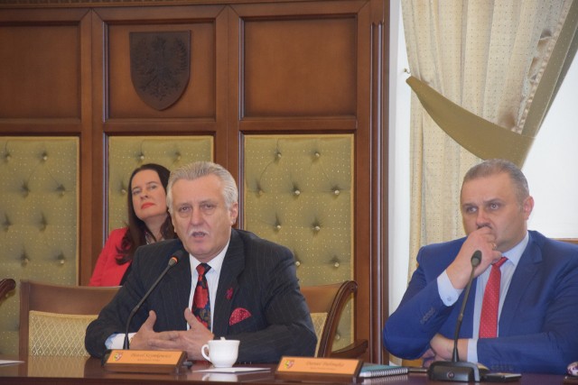 Liderzy powiatowej opozycji - Czesław Biłobran (PSL) i Daniel Palimąka (PO) oraz poseł Violetta Porowska.