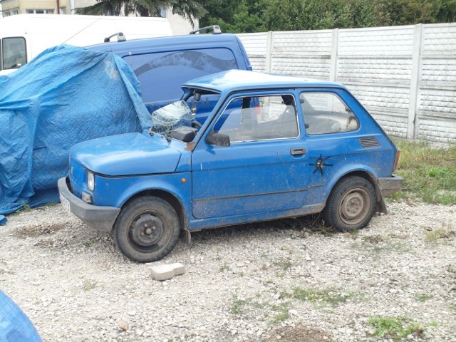 Kupiony za 300 zł maluch trafił na policyjny parking. Dwóch nastolatków przyjechało nim do Łodzi z Bełchatowa