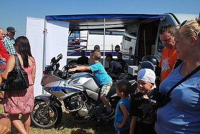 Policjanci na śląskim Air Show 2013 w Katowicach