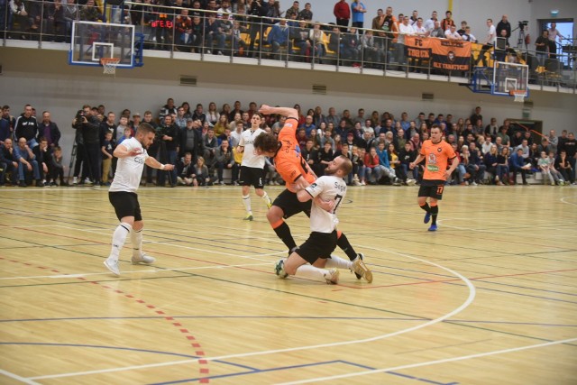 Futsaliści FC Toruń nie sprostali drużynie Orła Futsal Jelcz-Laskowice. Nasz zespół przegrał na wyjeździe 3:7 (2:2)