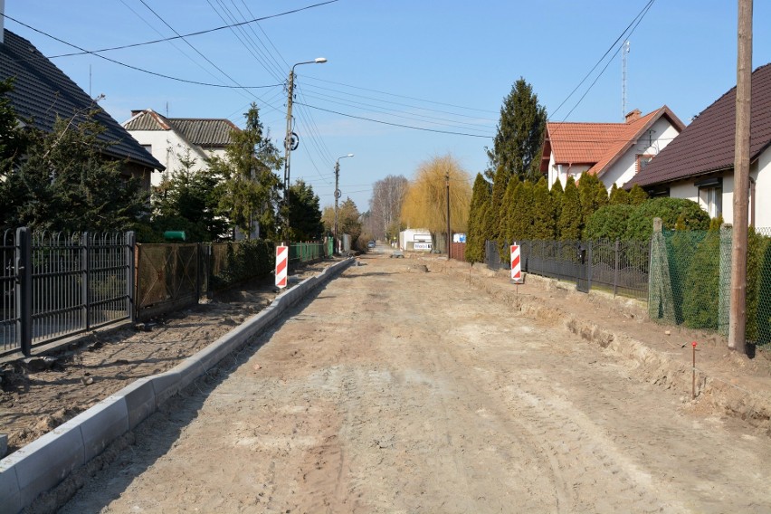 Obecnie prace trwają na ulicy Orzeszkowej w Sępólnie. Droga...