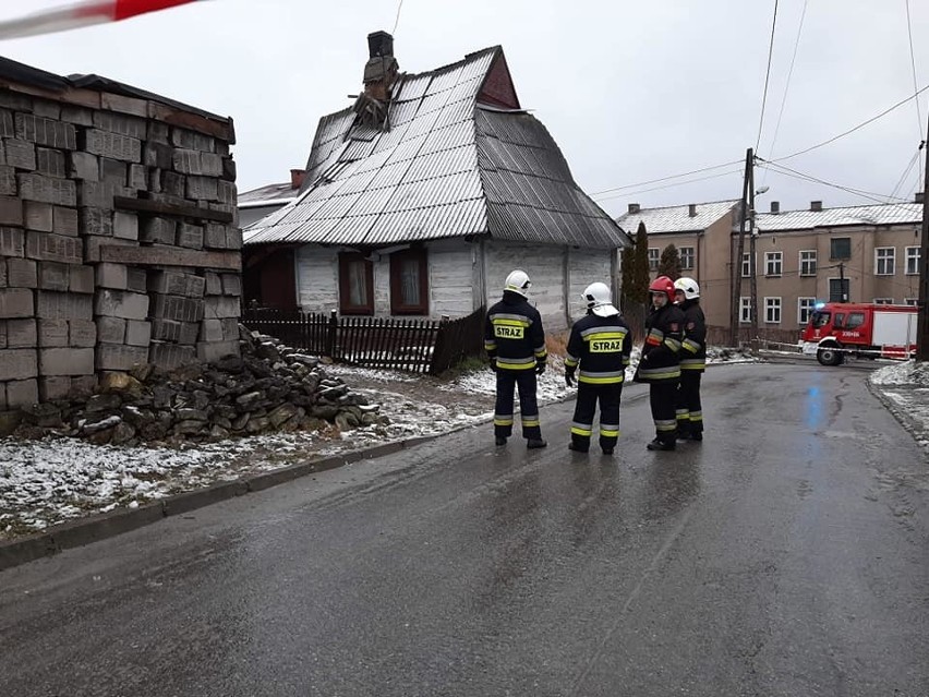W Skale zawalił się dach na domu, w którym mieszkała 18-letnia dziewczyna