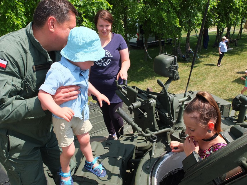 Piknik rodzinny na błoniach Politechniki Opolskiej.