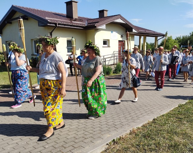 W przemarszu wzięli udział organizatorzy i zespoły ludowe.