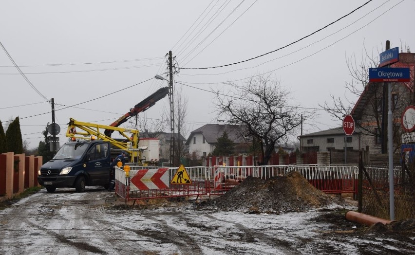 Awaria energetyczna w Łodzi. Koparka uszkodziła słup wysokiego napięcia