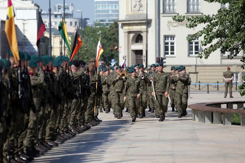 Obchody Święta Wojska Polskiego w Lublinie. Jak wyglądała uroczystość na placu Litewskim? Zobacz zdjęcia