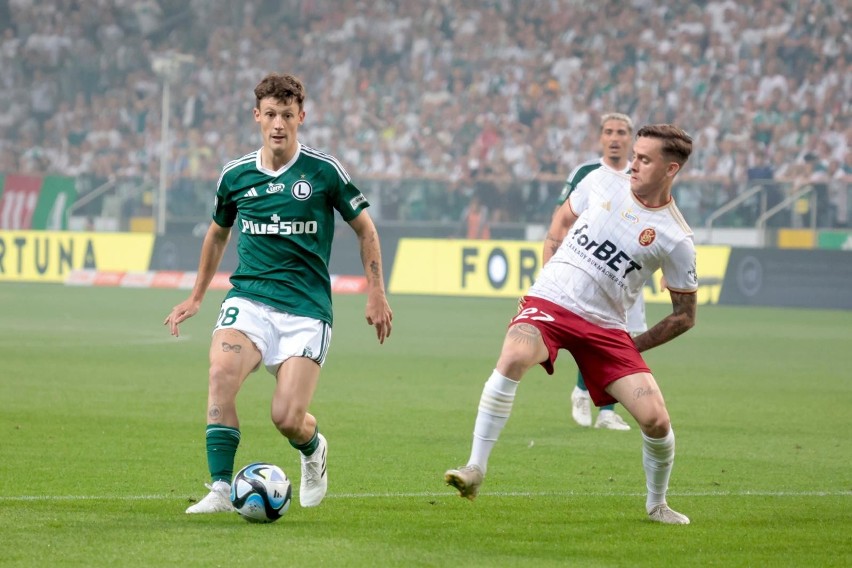 Legia pierwszym liderem Ekstraklasy. W czwartek gra o Europę. "Drużyna z Kazachstanu jest do przejścia i w zasięgu"