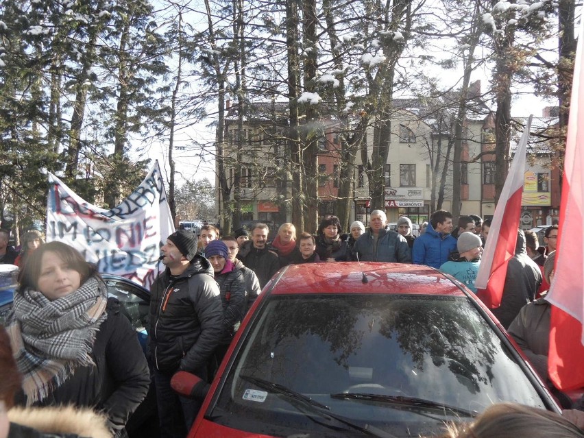 Protest przeciwko likwidacji szkół w Żywcu i Węgierskiej...