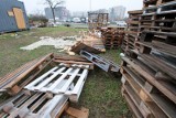 W Bydgoszczy wpadli złodzieje drewnianych palet. Dwóch z nich to bracia