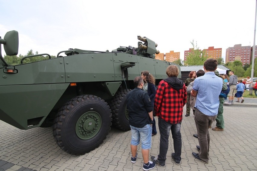 Siemianowice Śląskie:  Zaprezentowano nowe prototypy Rosomaków WIDEO+ZDJĘCIA