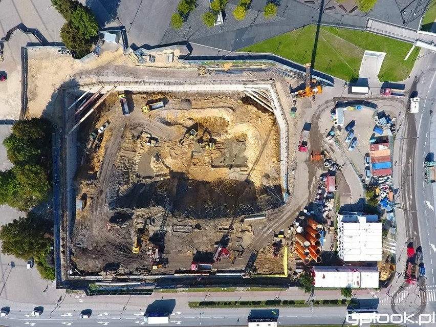 Wielka dziura pod wielkie Biurowce KTW - zdjęcia z drona...