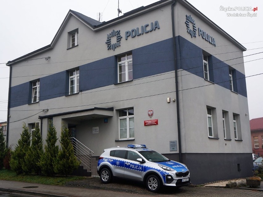 Ponad 130 nowych samochodów zasiliło śląski garnizon policji...