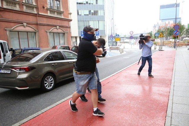 Areszt dla kierowcy autobusu, który przejechał 19-latkę w Katowicach, został przedłużony na kolejne trzy miesiące