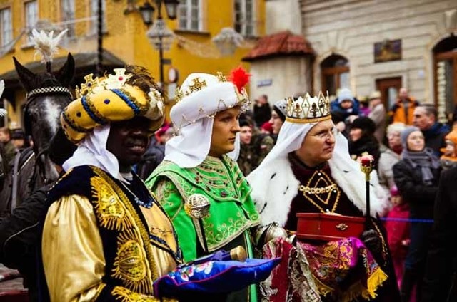 Tak w ubiegłym roku prezentował się Orszak Trzech Króli w Warszawie. Tegoroczny w Suwałkach ma być równie efektowny.