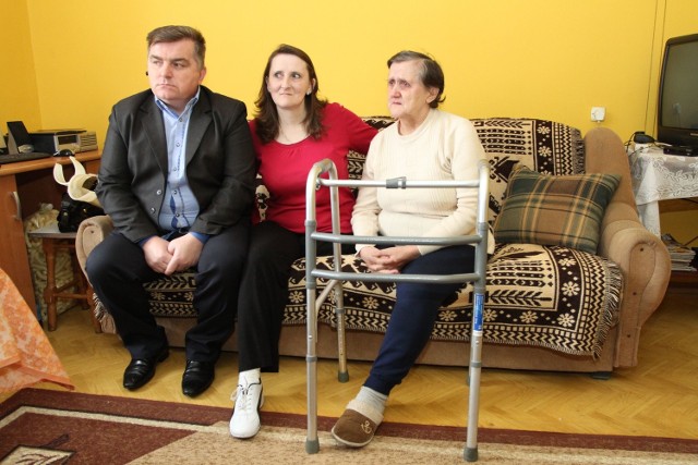Marzena  Warzyńska  straciła  nogę z powodu zakrzepicy żył, choroby Buergera, jej mamie   amputowano nogę, ponieważ zaatakował ją nowotwór, prezes Lisowski prosi o pomoc.