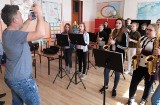Wspólne ćwiczenia dwóch orkiestr dętych w Krasocinie 