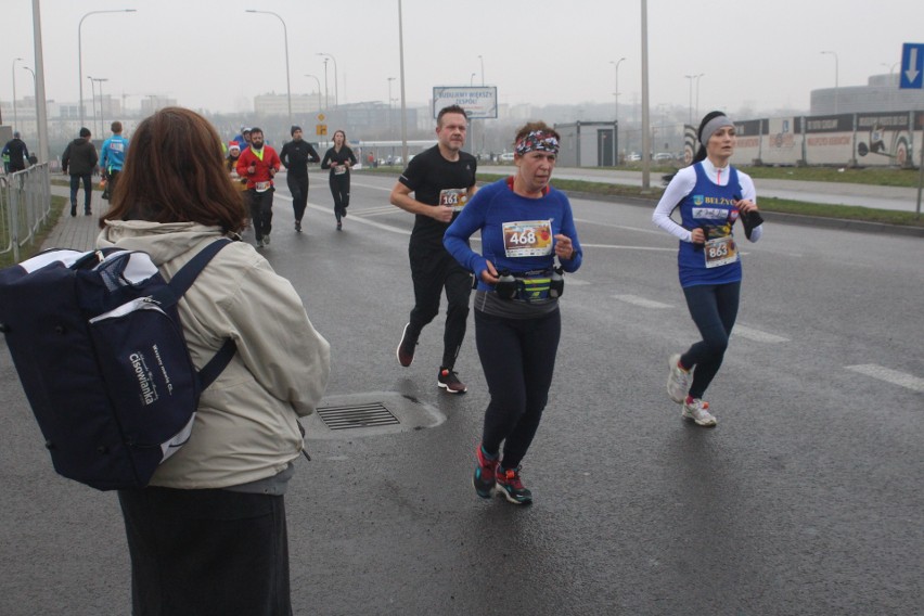 Druga Dycha do Maratonu. Biegacze rywalizowali na nowej trasie (ZDJĘCIA)