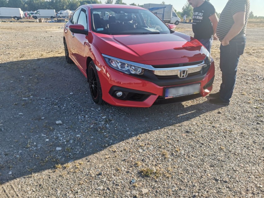 Honda Civic z 2018 roku. Silnik 1,5 benzyna o mocy 186 KM....