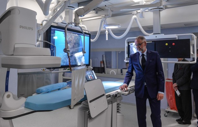 W szpitalu św. Wincentego a Paulo w Gdyni właśnie oddano do użytku nowoczesny oddział chirurgii naczyniowej. Specjaliści podkreślają, że jest to krok w stronę zwiększenia bezpieczeństwa i komfortu pacjentów, a także działanie zmierzające do zwiększenia dostępności leczenia w regionie.