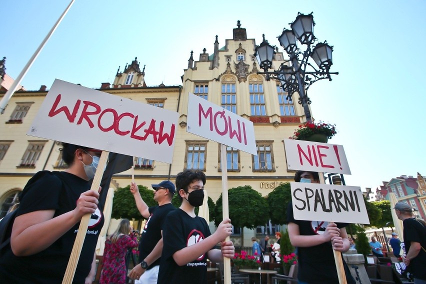 Protest przeciwników budowy elektrociepłowni Fortum pod...