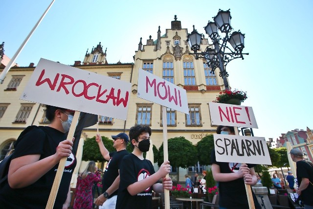 Protest przeciwników budowy elektrociepłowni Fortum pod Wrocławiem.