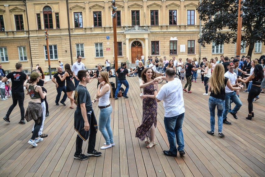 Pokaz taneczny na placu Litewskim w Lublinie (ZDJĘCIA, WIDEO)