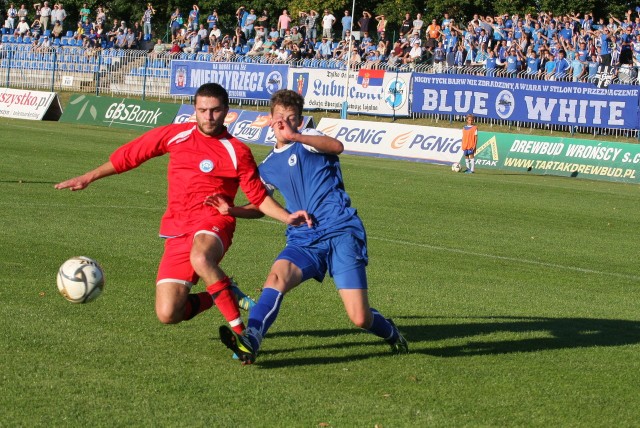 Stilon Gorzów (na niebiesko) swój mecz z Polonią Spartą Świdnica rozegra dopiero w niedzielę