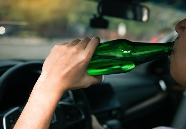 Wciąż niechlubnym wyjątkiem jest także statystyka dotycząca pijanych kierujących – służby zanotowały w pierwszym kwartale o 1343 mniej przypadków jazdy po alkoholu niż przed rokiem.