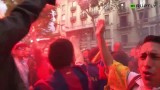 Race, tańce i chóralne śpiewy. Kibice Barcelony świętują mistrzostwo Hiszpanii [WIDEO]