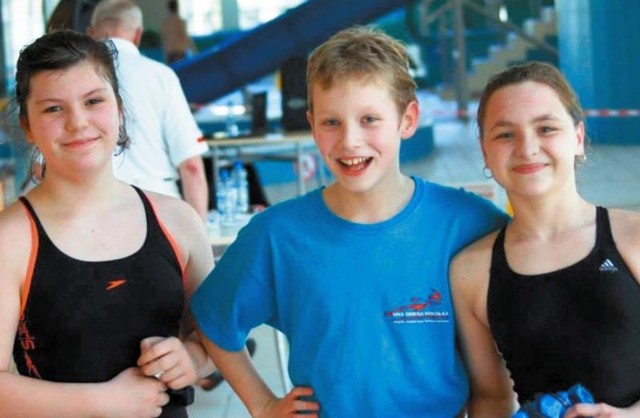 Pływanie Z tytułami najlepszych zawodników turnieju wróciło z Suwałk dwoje młodych pływaków UKS Omega Sokółka. Gabrysia Czarnowicz i Konrad Rećko startujący w roczniku 2002, nie mieli sobie równych. 