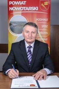 Bogusław Waksmundzki jest urzędującym członkiem zarządu...