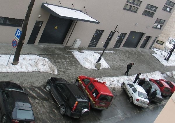 Prezydent Przemyśla parkuje na zakazie...