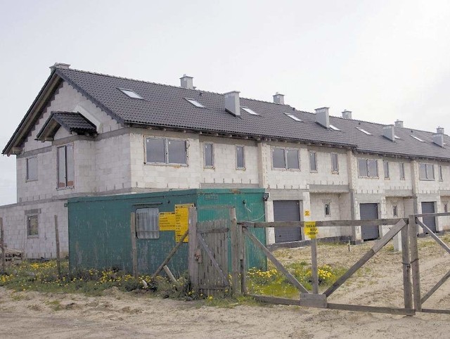 W Słupsku maleje zainteresowanie gruntami pod budowę domów W Słupsku czasem bardziej opłaca się kupić np. szeregowiec, niż osobną działkę i na niej potem budować dom