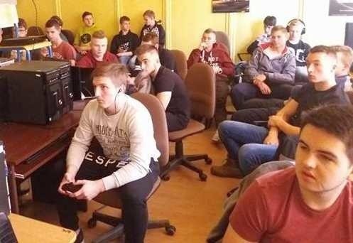 Turniej Gier Komputerowych cieszył się dużym zainteresowaniem. W FIFA 15 zagrali przedstawiciele niemal wszystkich klas.