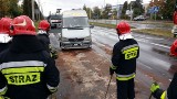 Wypadek w Kielcach. Kursowy bus zderzył się z ciężarowym dafem na ulicy Jagiellońskiej. Trzy osoby ranne 