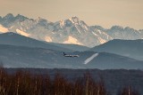 "Samolot lądujący w Tatrach". Niesamowite zdjęcie krakowskiego fotografa