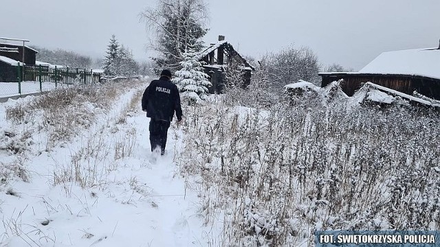 Podczas obchodu skarżyscy dzielnicowi kontrolowali miejsca, w których schronienia mogą szukać bezdomni