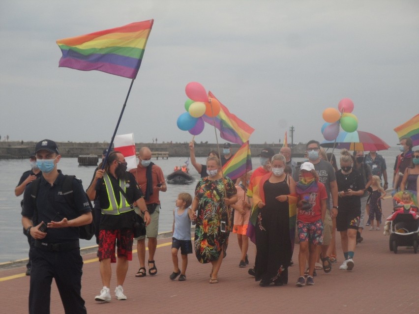 W Ustce odbył się marsz i wiec solidarności z osobami LGBT.