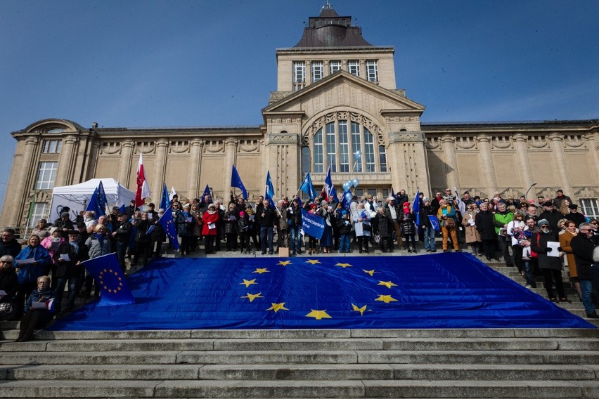 Mieszkańcy Szczecina wspólnie zaśpiewali hymn Unii Europejskiej [WIDEO]