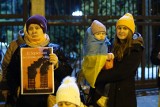 Mija 11 miesięcy od ataku Rosji na Ukrainę. Przed konsulatem rosyjskim w Poznaniu odbył się protest