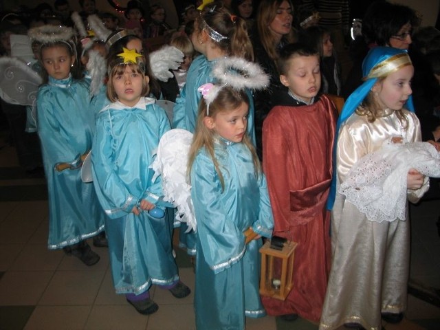 &#8211; Do występu przygotowują się dzieci z Przedszkola nr 2 w Tarnobrzegu.