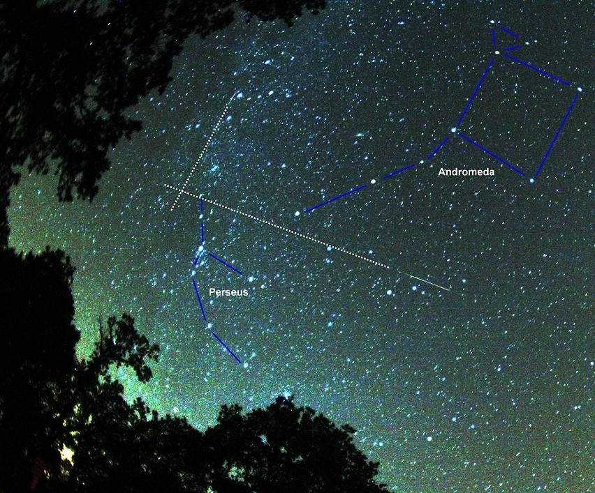 2 meteory Perseid z oznaczonym radiantem