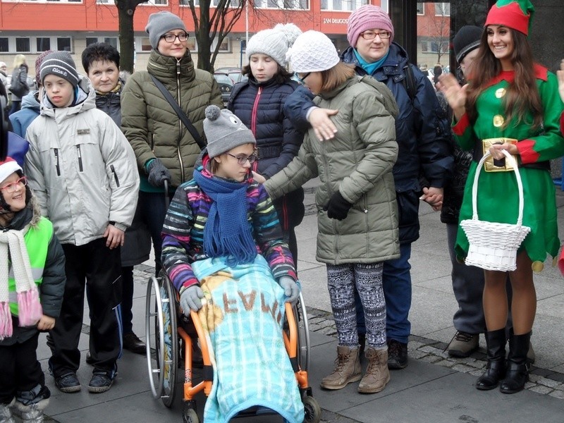 Święty Mikołaj spotkał się z dziećmi z częstochowskich szkół...