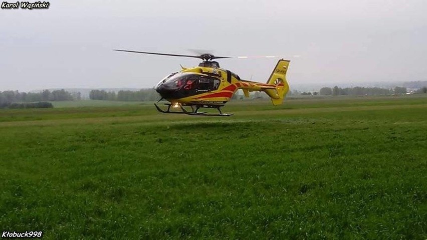 Groźny wypadek w miejscowości Przystajń. Samochód dachował....